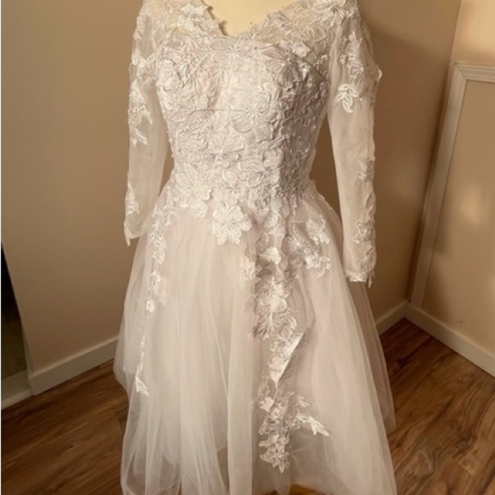 Elegant White Lace Tea Length A-line Mini Wedding Dress NWOT - Picture 7 of 7